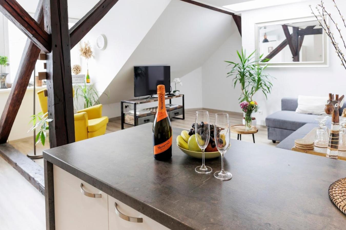 Vip Apartment In Old Town With Free Parking Bratislava Exterior photo
