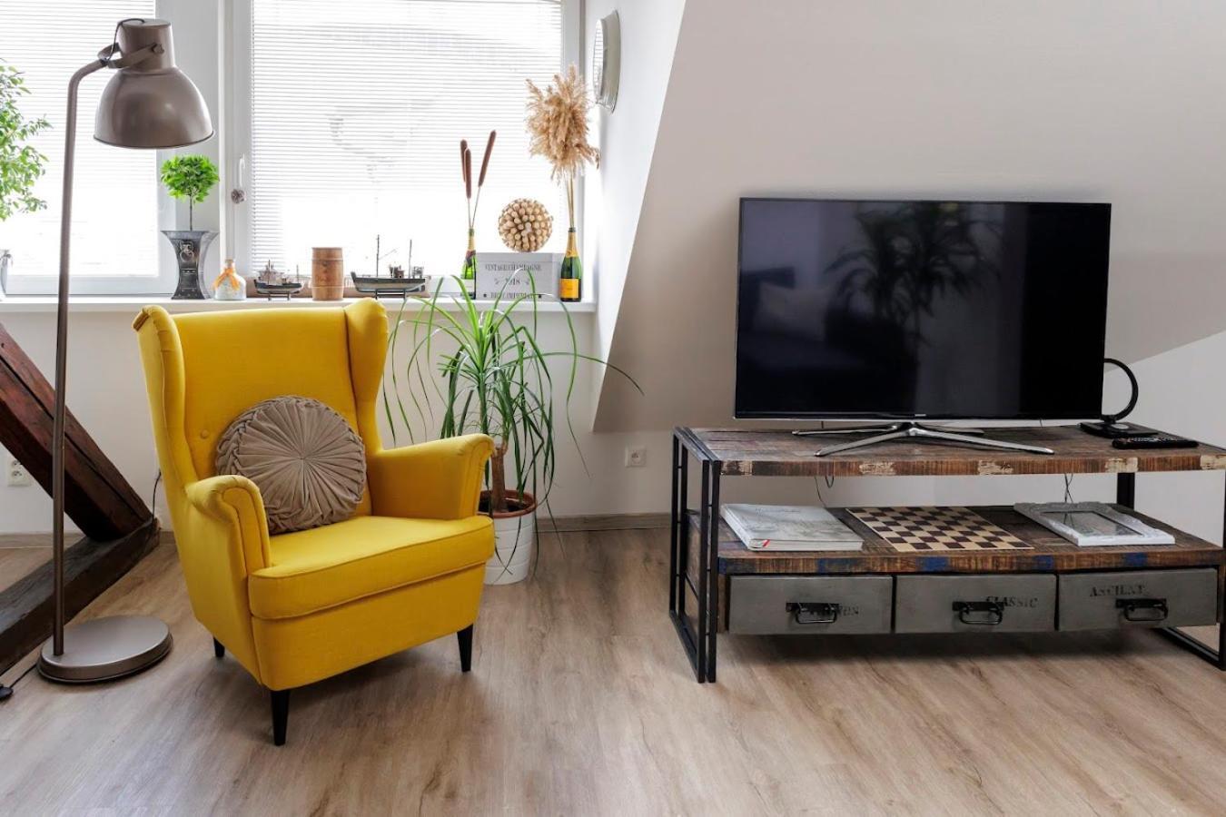 Vip Apartment In Old Town With Free Parking Bratislava Exterior photo
