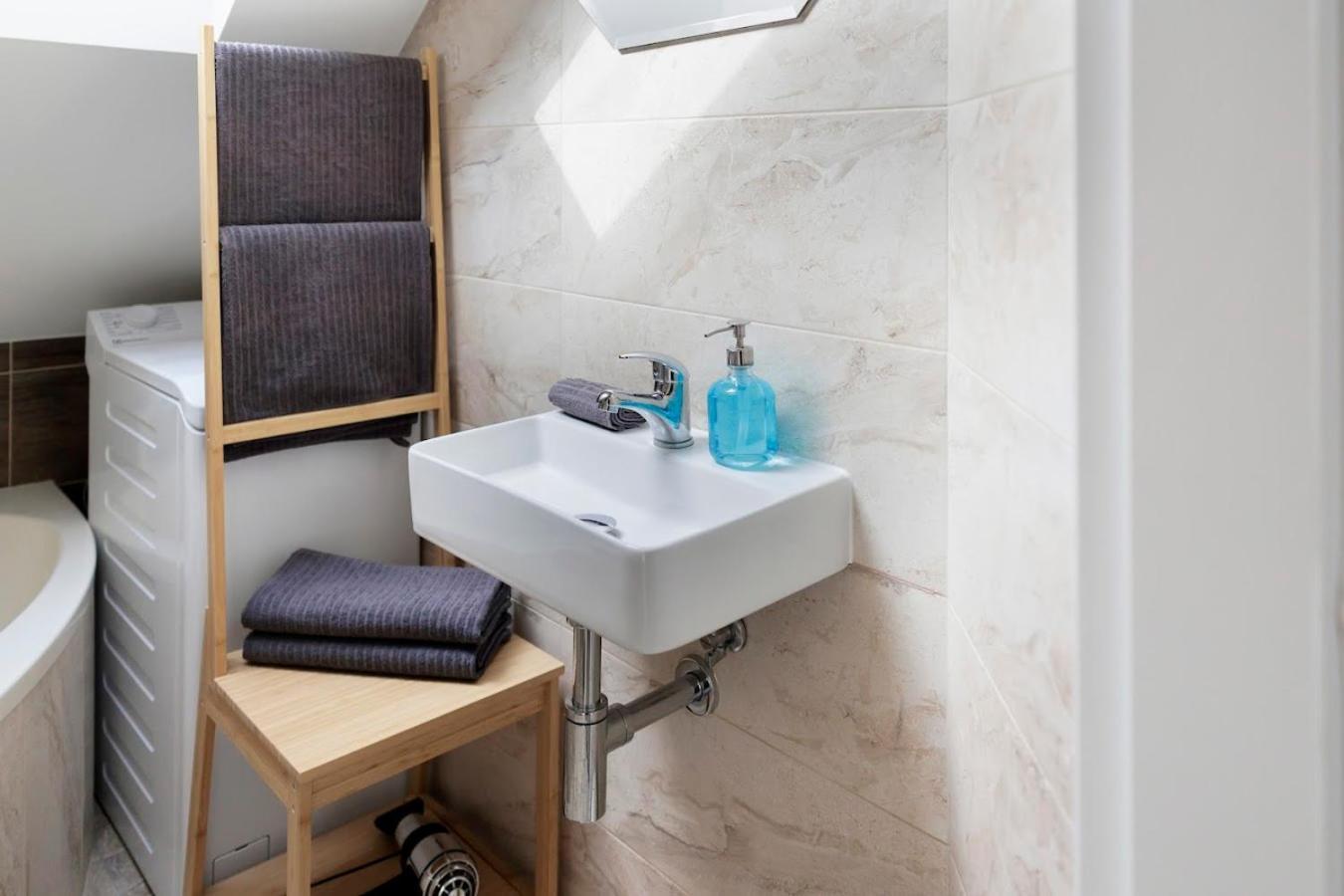 Vip Apartment In Old Town With Free Parking Bratislava Exterior photo